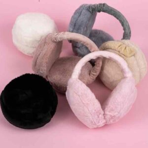 dee1bff7-1881-4dc3-b8a4-373cf1b65157.jpg Навушники хутряні класичні однотонні