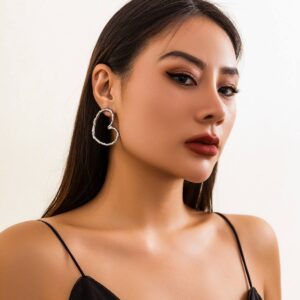 e2f76fa8-e486-4f96-a583-3cab6e89d2f3.jpg Сережки "Серце" текстурні срібні (8130)