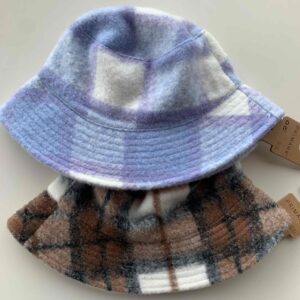 e7dfc555-9b84-4a30-a4c1-2950880ef0d2.jpg Панама Primark утеплена в клітинку блакитна/коричнева