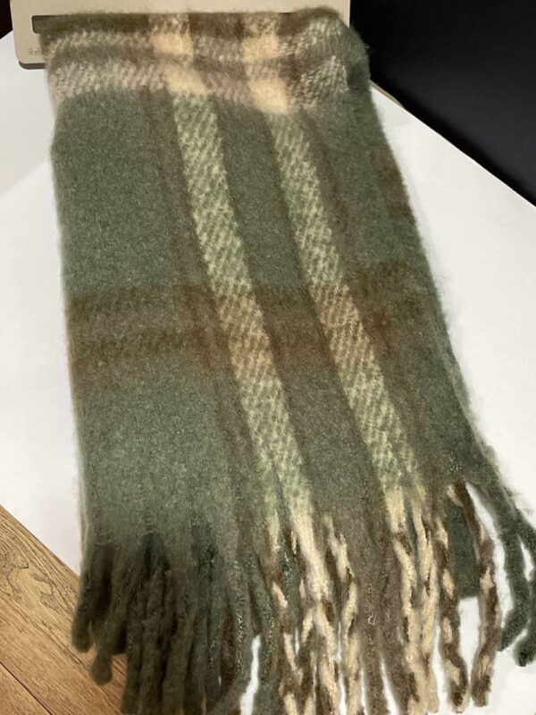 Шарф Primark осінь/зима з китицями ворсистий широкий зелений в клітинку