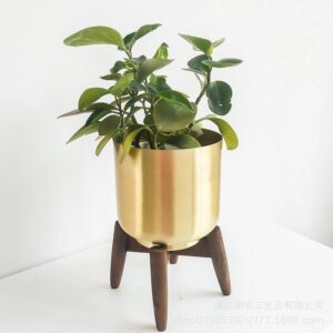 Горщик для вазона металевий на деревʼяних ніжках в скандинавському стилі (16*16*24)