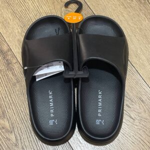 ef0a136c-fc09-4bf4-9524-82dbb7a3f878.jpg Шльопанці жіночі резинові Primark об'ємні чорні