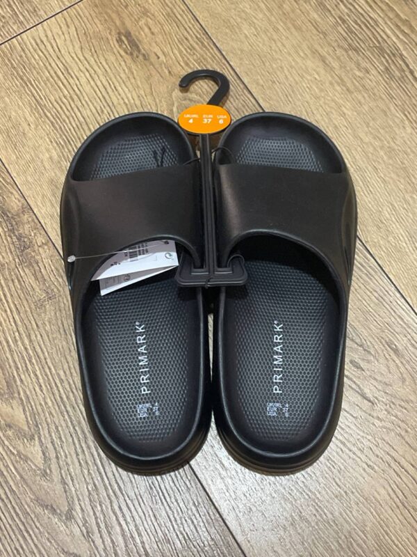 Шльопанці жіночі резинові Primark об'ємні чорні