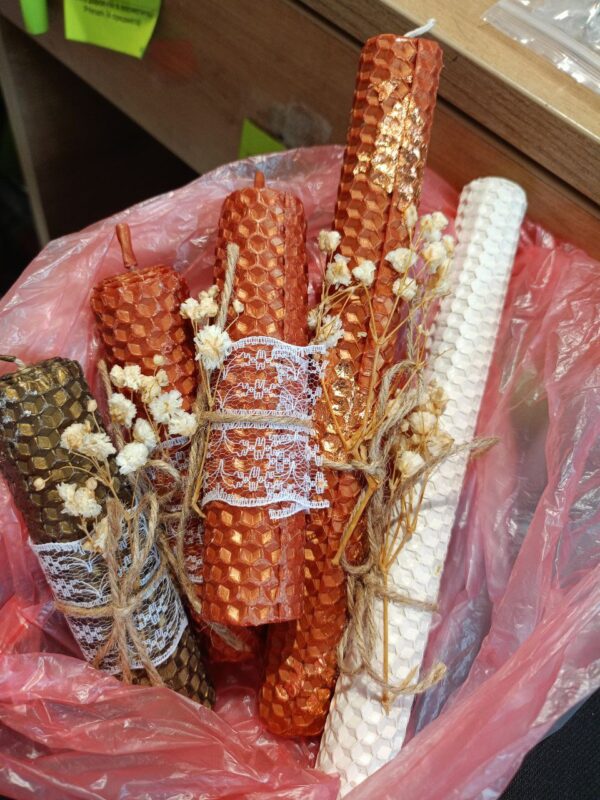 Свічка з вощини столова 20 см