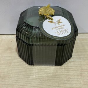 f2ddb28c-29e7-468f-bc67-93d0604413bf-1.jpg Ароматична свічка у склі Primark "Новорічна Листочок" з кришкою 130 g/ 20 годин