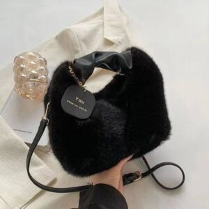 f435a869-4d8f-4d8c-9995-687342a55b68.jpg Сумочка-Міні плюшева/ екохутро рожева чорна