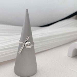 Каблучка жіноча "Геометрична" срібна (7372)