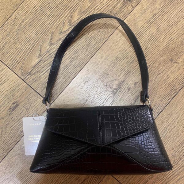 Сумочка-конверт текстура крокодил Primark з додатковим ремінцем чорна