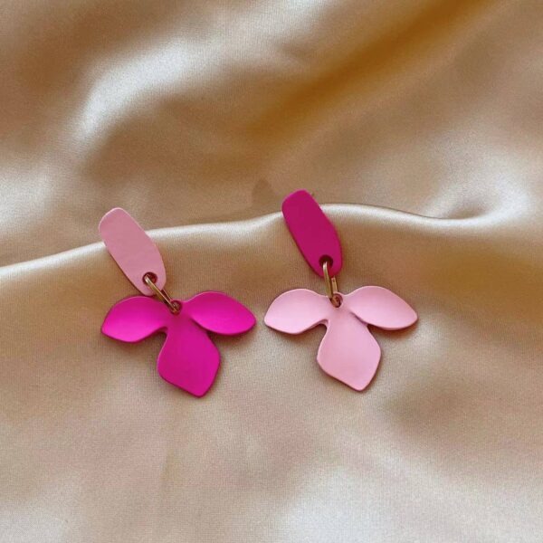 Сережки асиметричні "Квіти" фуксія/рожеві (10717)