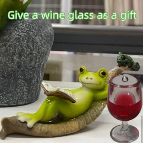 0a74606f-e119-4f83-b67e-3829429a869f.jpg Статуетка "Жабка - на релаксі з вином" 14*5,5 см