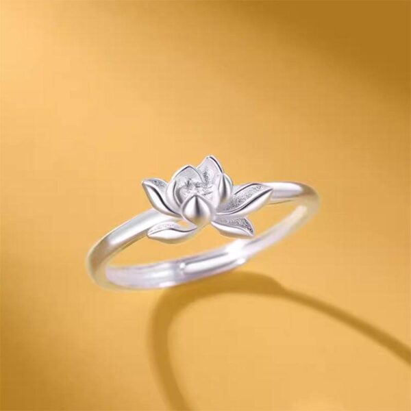 Каблучка жіноча "Лотос" срібна (10444)