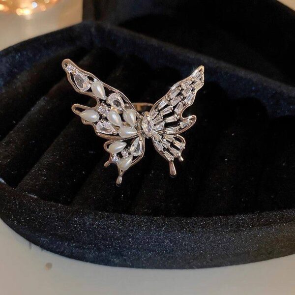 Каблучка жіноча "Метелик" камінці/перлини срібна (10513)