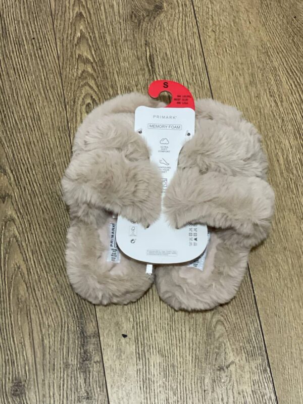 Тапочки жіночі з ремінцями Primark пухнасті (устілка меморі) беж