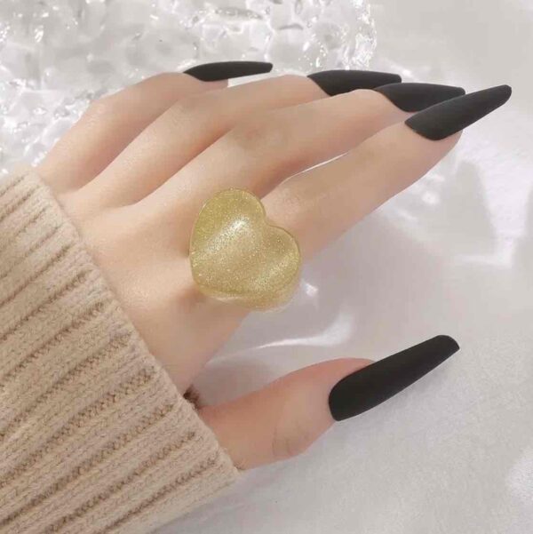 Каблучка жіноча акрилова «Серце»