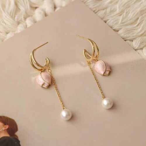 Сережки металеві "Тюльпани" з перловою підвіскою золоті рожеві/білі (10228)