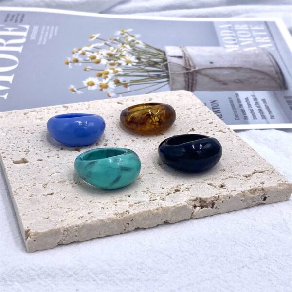 Каблучка жіноча акрилова "Овальна" мікс кольорів (8089)