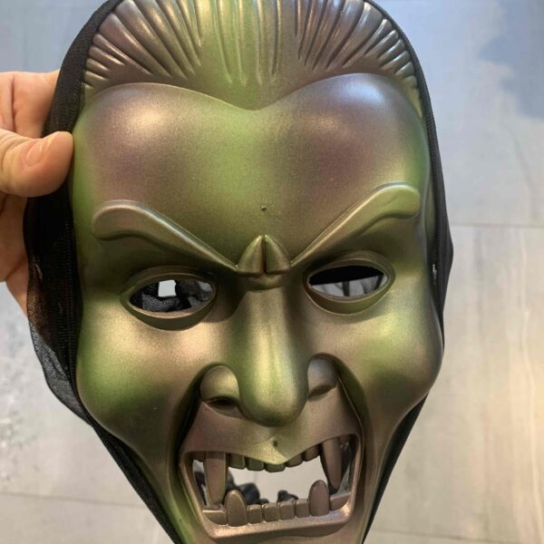 Маска на Хелловін «Відьма" перламутрова з вуаллю