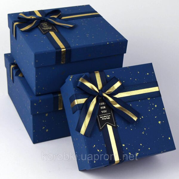 Коробка подарункова квадратна преміум L (19*19*9) синя зі стрічкою