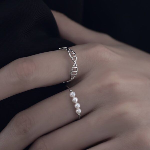 Каблучка жіноча геометрична "ДНК" срібна (10565)