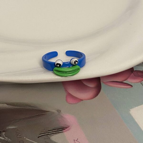 Каблучка жіноча акрилова "Жаба Губи-сосиска" (10531)