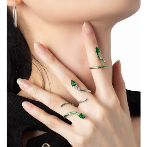 Каблучка жіноча "Змія" срібна з зеленим (7428)