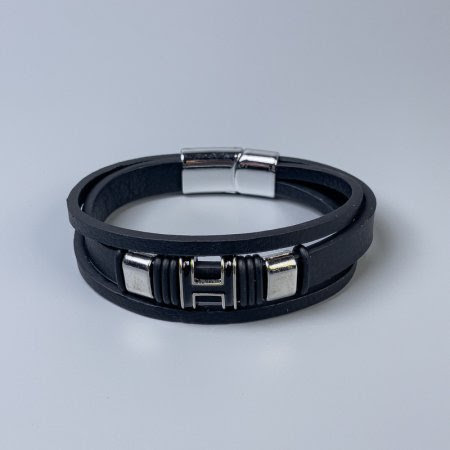 3a32234a-240f-4489-8399-b373c9c2d0dc.jpg Браслет чоловічий потрійний "H" екошкіра чорний