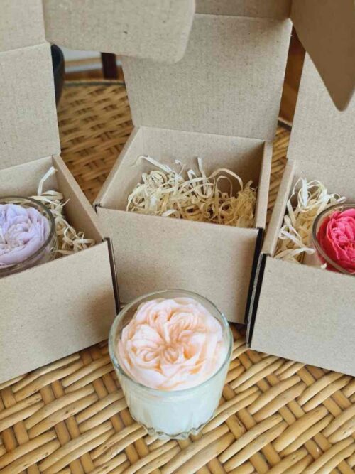3d283d36-68a2-431b-ba47-45661dd8bae6.jpg Свічка ароматична Solodka "Троянда Остіна" в склі 100 г