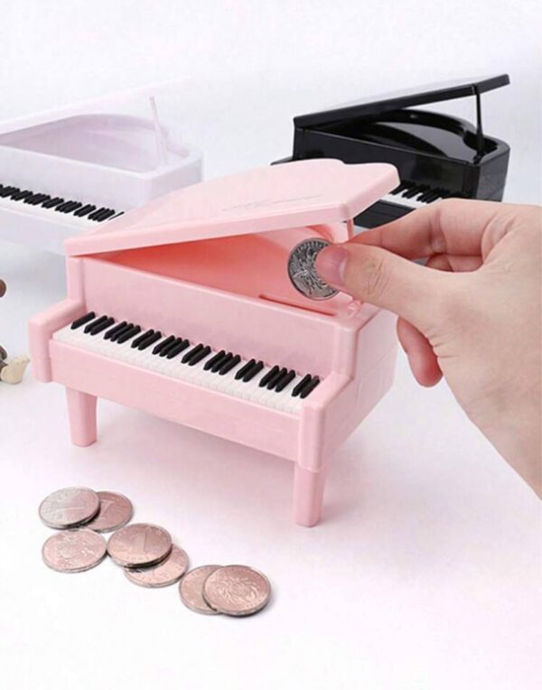 3f2d0f88-37ac-490c-85bf-674ebc3a1bae.jpg Скарбничка пластикова «Рояль»