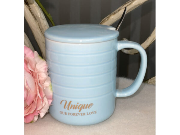 403a3eaa-82b1-40e4-8e0d-734eed2eab35.jpg Чашка керамічна "Our forever love" з кришкою та ложкою 380 мл мікс кольорів