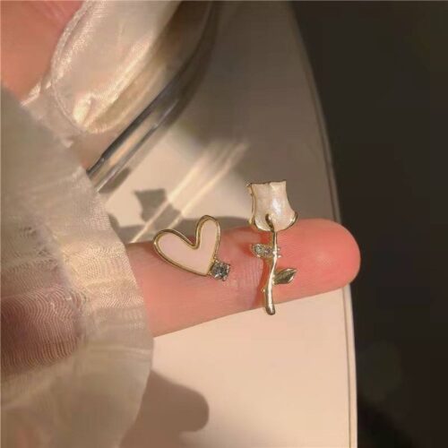 Сережки асиметричні "Серце-Тюльпан" іміт. перламутру білі (10538)