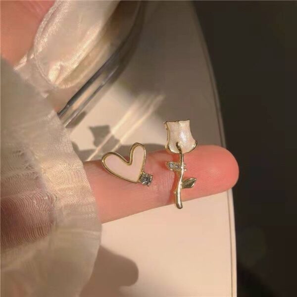 Сережки асиметричні "Серце-Тюльпан" іміт. перламутру білі (10538)