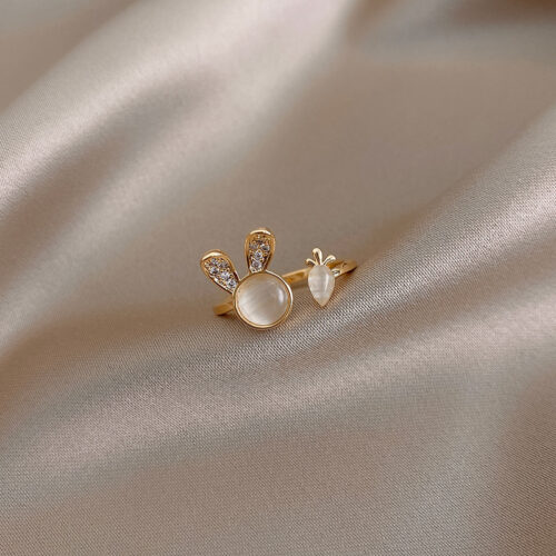 49fbf73e-6a2f-492d-9540-40809bb25db3.jpg Каблучка жіноча металева «Зайчик з морковкою» срібний з рожевим (7465)