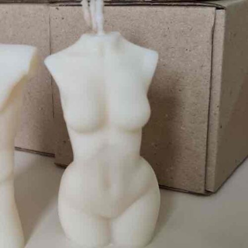 4a005ddc-f911-4bea-8ef0-ded46e53a858.jpg Свічка ароматична Solodka "Торс жіночий" 65 г