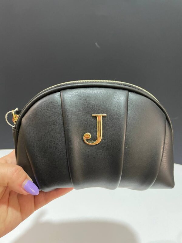 Косметичка Primark "Буква" овальна з еко-шкіри чорна