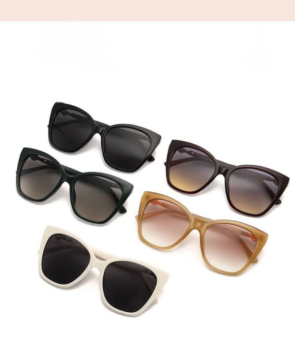 Окуляри жіночі сонцезахисні "Перлина" заокруглена трапеція крупні ретро (10122)