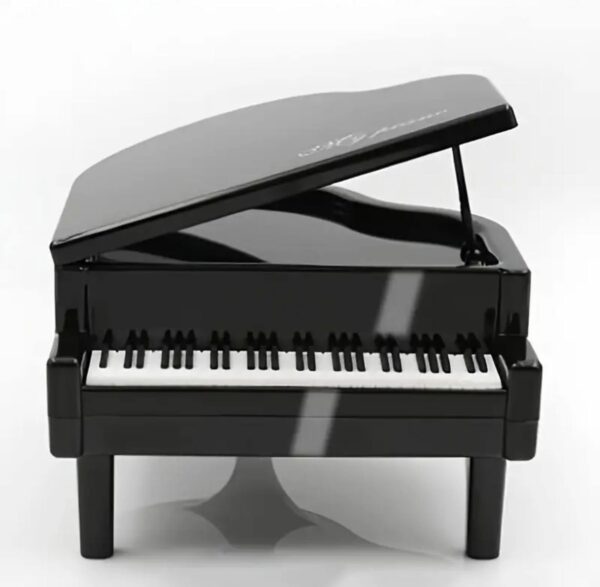 568139a2-a5d0-4c7e-b846-76406414c61a.jpg Скарбничка пластикова «Рояль»