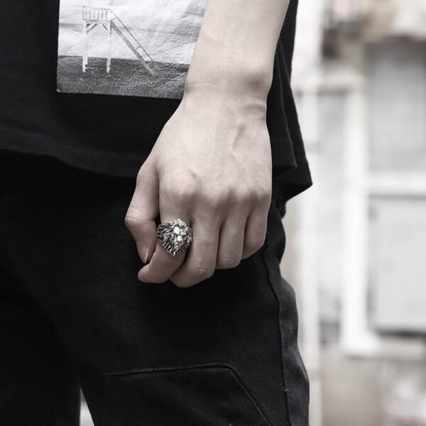 Каблучка чоловіча металева «Лев» срібна (10492)