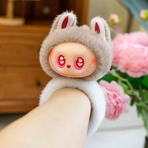 5e55f16f-92e4-42f7-8827-c57572116ebe.jpg М'яка іграшка-браслет на руку "Лабубу" плюшева