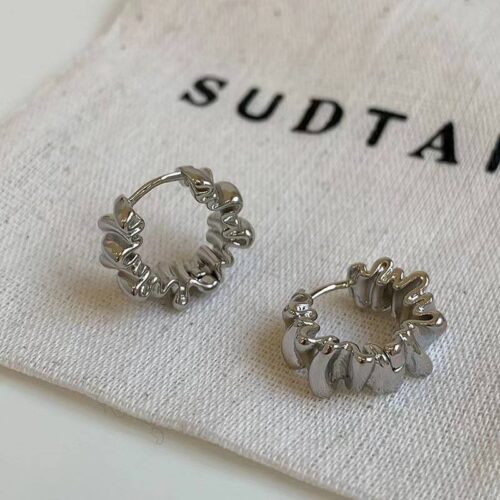 5e5a1682-5ca3-4394-9efd-a015e779a5f2.jpg Сережки "Геометричні" кільця рельєфні срібні (10678)