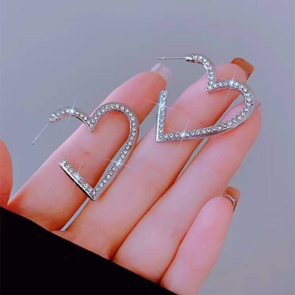 Сережки "Серце" срібні зі стразами (8205)