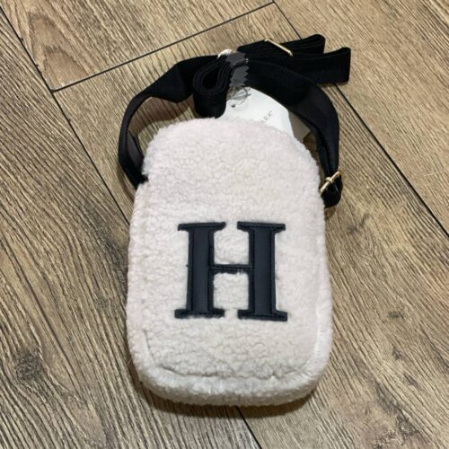 Сумочка-міні Primark для телефону "Тедді/ Буква" з еко-хутра молочна