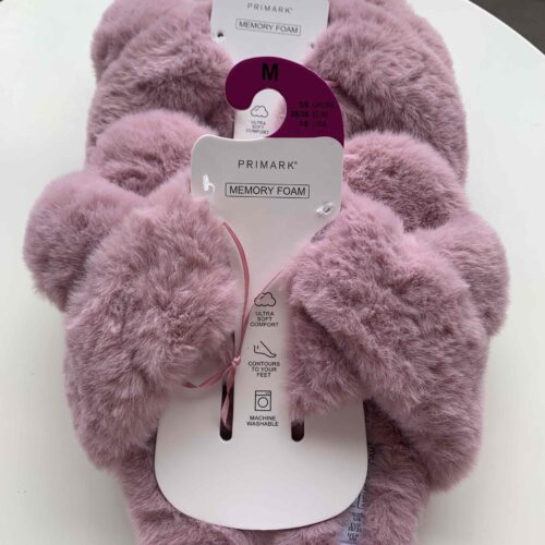 6e707dd0-666b-425c-8868-1a7923cb68bd-1.jpg Тапочки жіночі з перехрещеними ремінцями Primark плюшеві (устілка меморі) пудрові