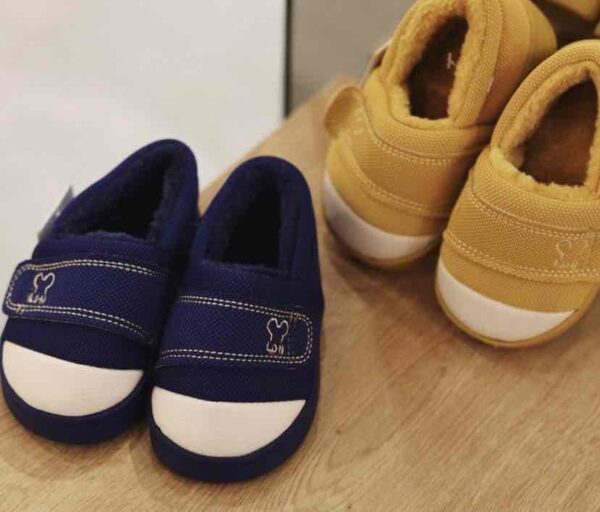 Тапочки дитячі з імітацією липучки сині/жовті