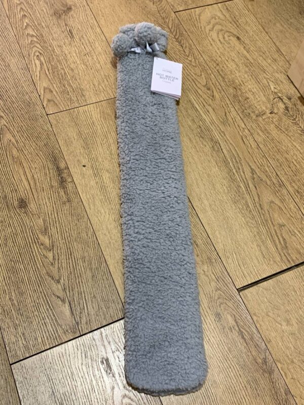 Грілка водяна для тіла Primark "Довга" з помпонами 2000 ml