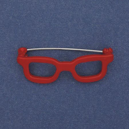 Брошка "Окуляри" червона емаль/ сріблястий метал 41х15 мм