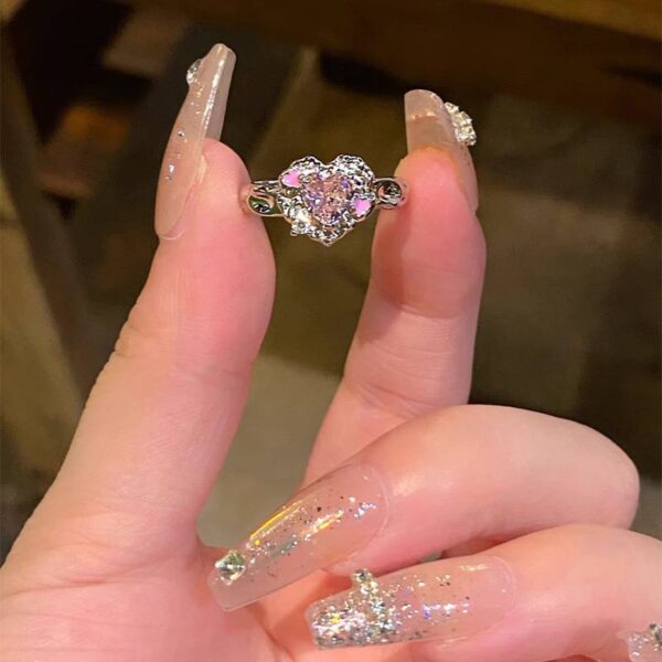 Каблучка жіноча геометрична "Серце" зі стразами срібна (10516)