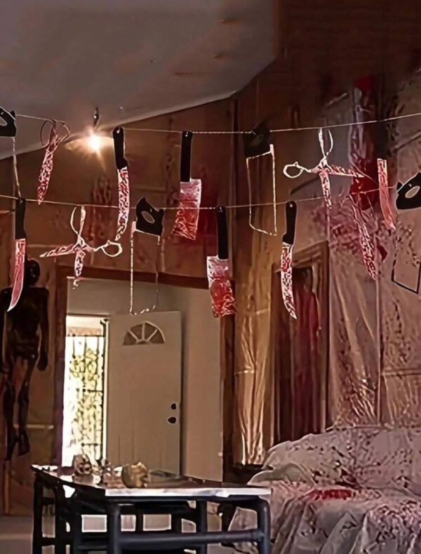 Гірлянда на Хелловін "Кроваві інструменти" 1,8 м