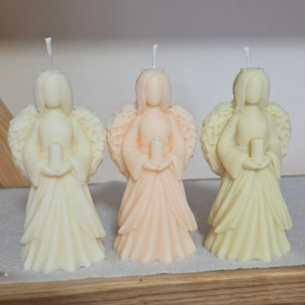 Свічка ароматична Solodka "Ангел зі свічкою"