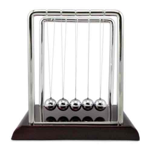 8783e20b-ac25-4e46-aa14-0c0cf89630bc.jpg Маятник Ньютона Квадрат середній (14*13,5*11,5 см)