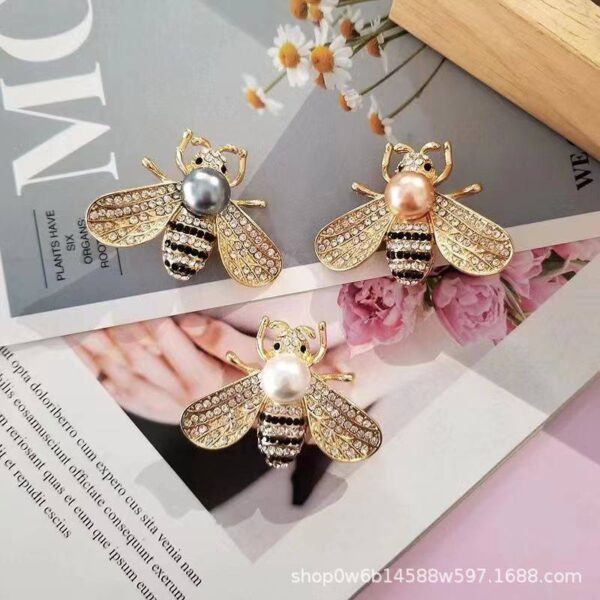 Брошка "Бджілка" перлина стрази золотий метал